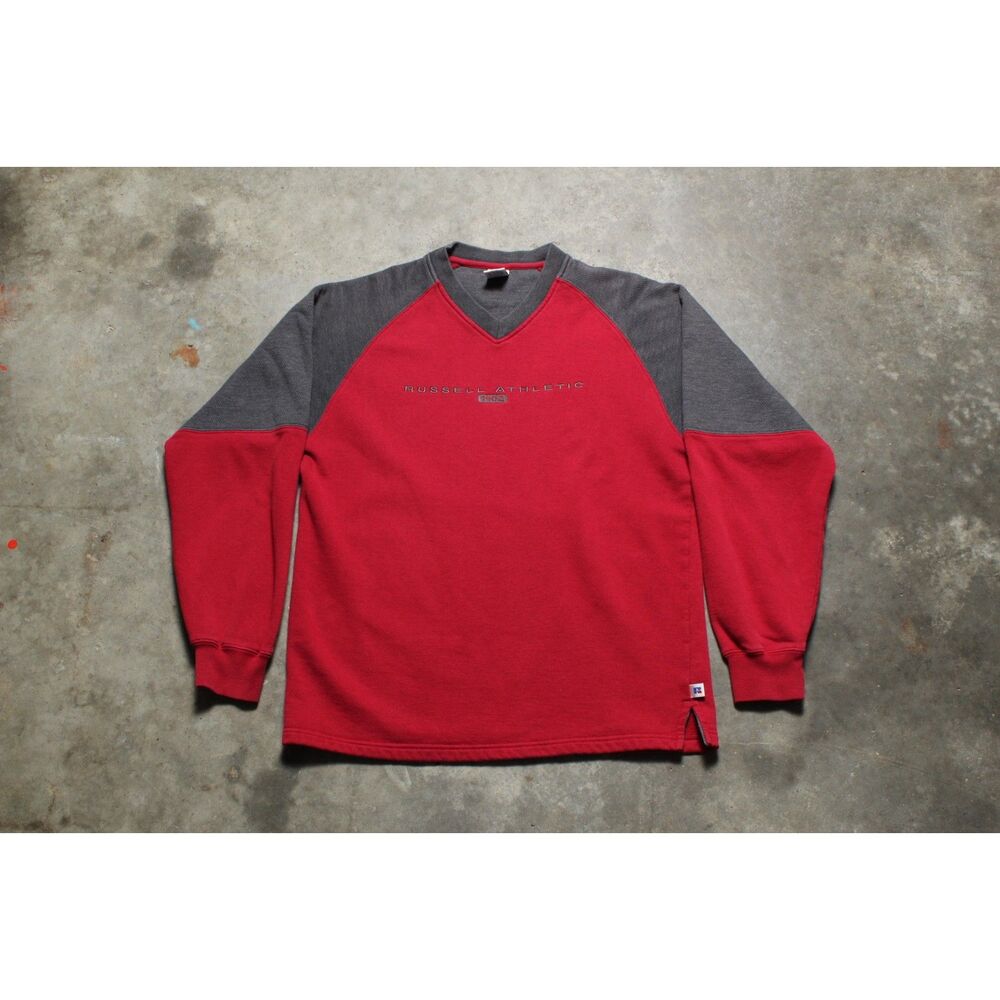 Vintage 90's Russell Athletic Embroidered Sweatshirt - Medium